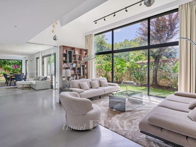 Maison 6 pièces 259 m²