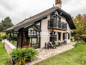 Maison 6 pièces 259 m²