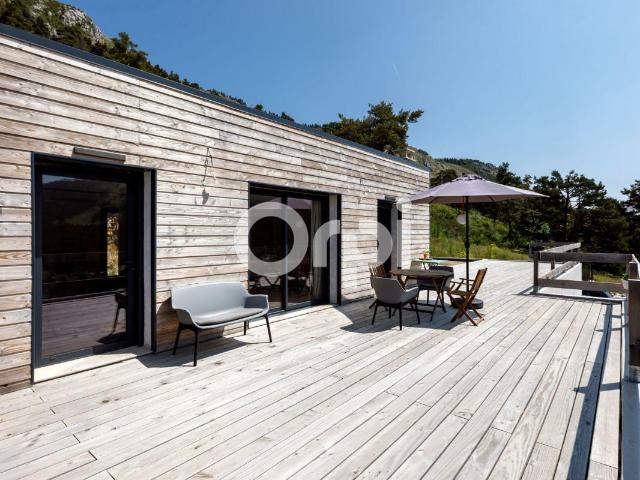 Maison 6 pièces 250 m²