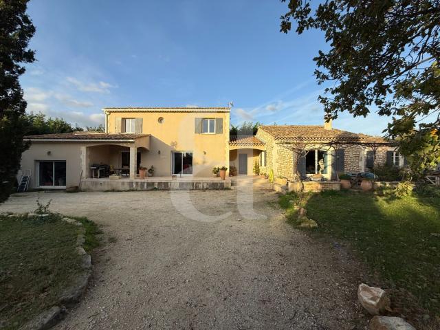 Maison 6 pièces 250 m²