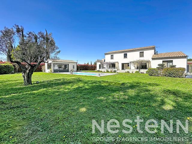Maison 6 pièces 250 m²