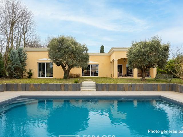 Maison 6 pièces 250 m²