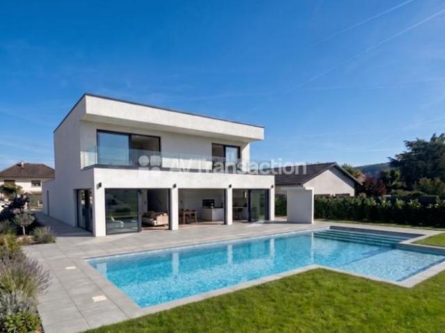 Maison 6 pièces 250 m²