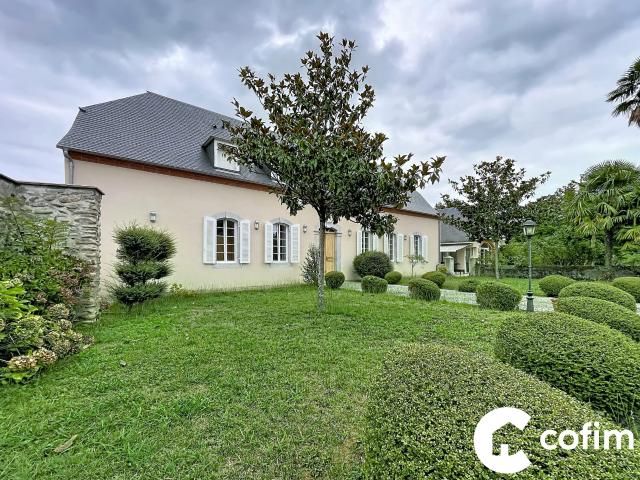 Maison 6 pièces 250 m²