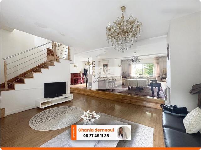 Maison 6 pièces 250 m²