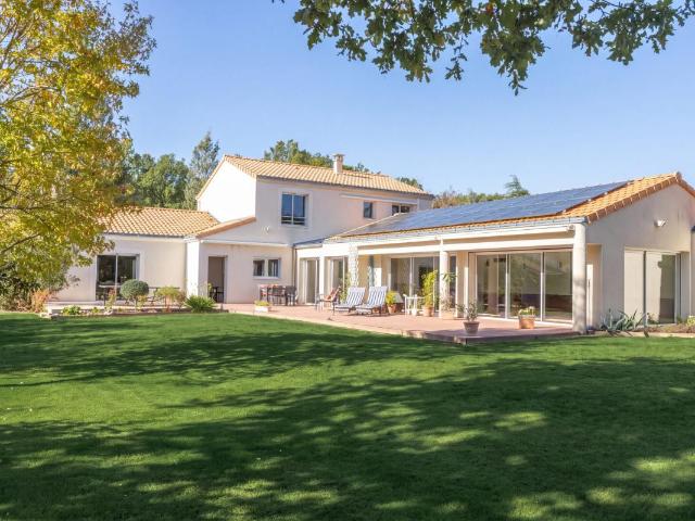 Maison 6 pièces 250 m²