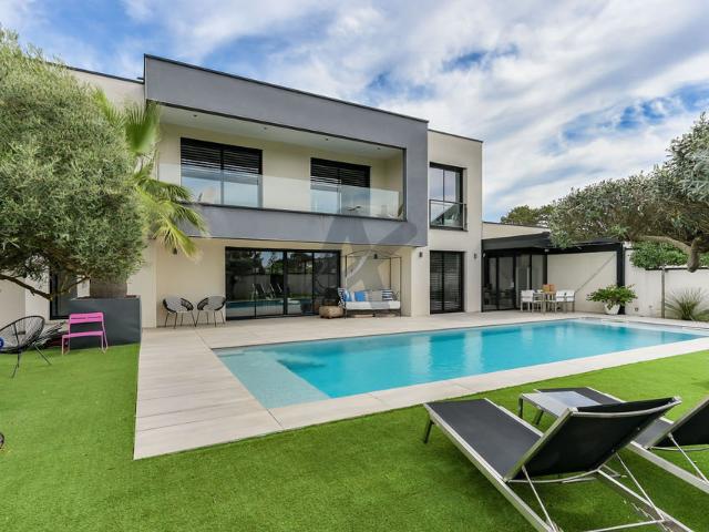 Maison 6 pièces 250 m²