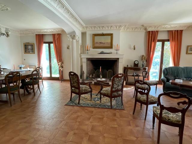 Maison 6 pièces 250 m²
