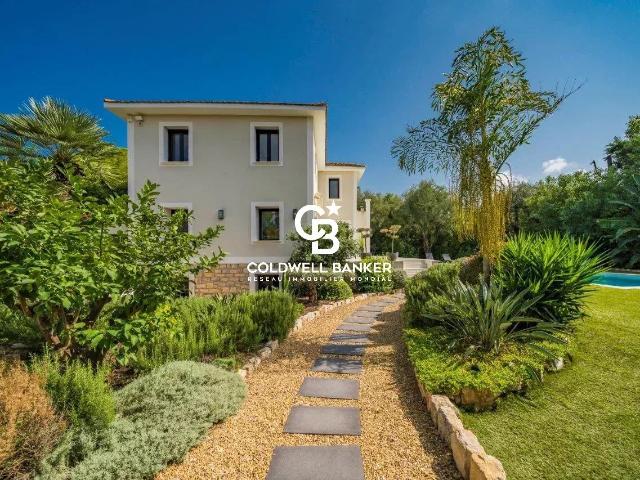 Maison 6 pièces 250 m²