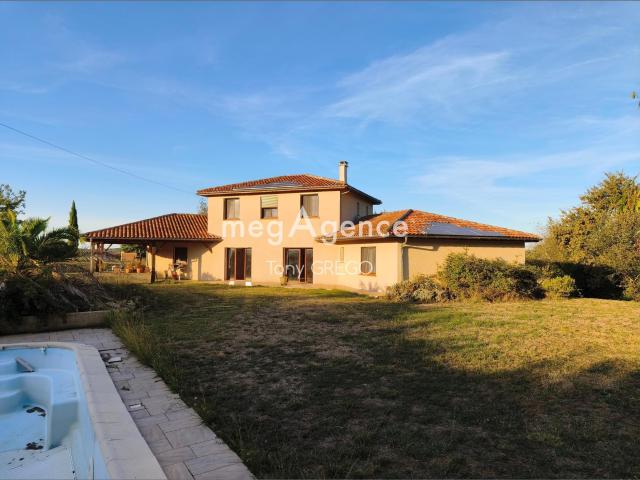 Maison 6 pièces 250 m²