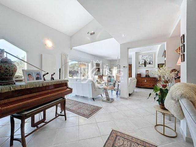 Maison 6 pièces 250 m²