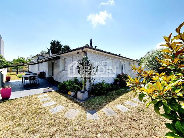 Maison 6 pièces 250 m²
