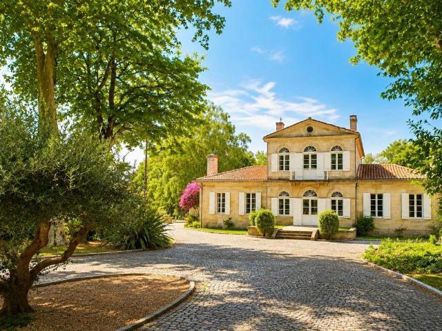 Maison 6 pièces 250 m²