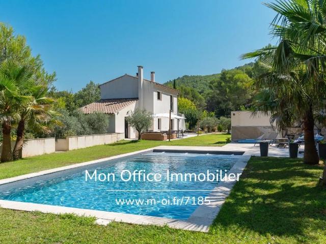 Maison 6 pièces 250 m²