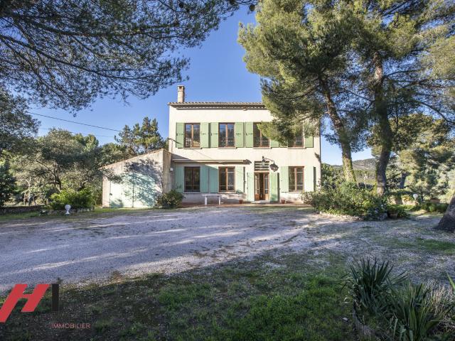 Maison 6 pièces 250 m²
