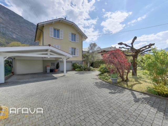 Maison 6 pièces 251 m²