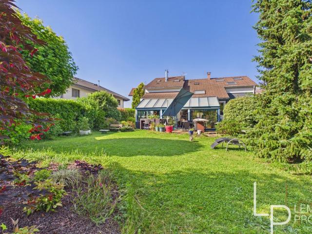 Maison 8 pièces 251 m²
