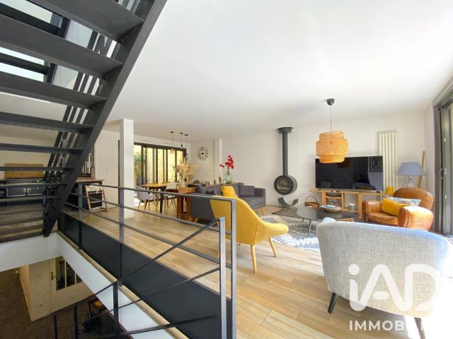 Maison 6 pièces 252 m²