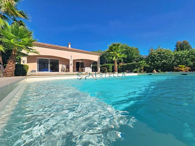 Maison 6 pièces 252 m²