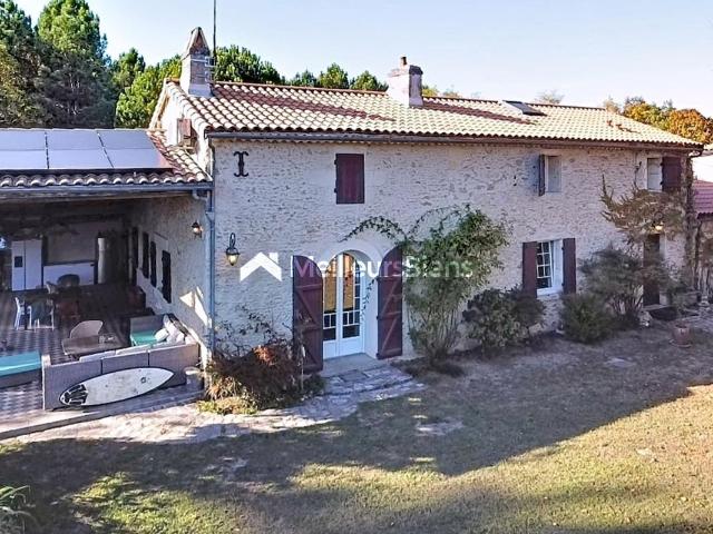 Maison 6 pièces 252 m²