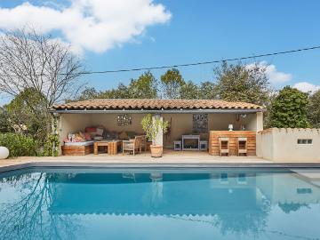 Maison 6 pièces 252 m²