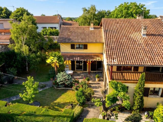 Maison 6 pièces 252 m²