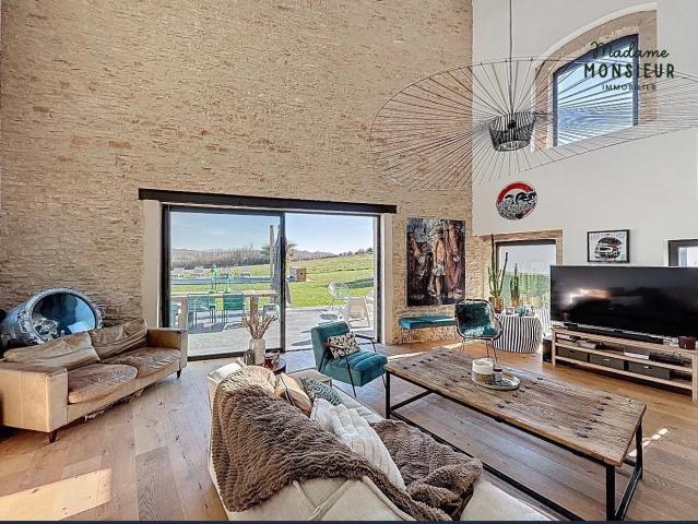 Maison 6 pièces 253 m²