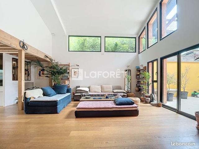 Maison 6 pièces 253 m²