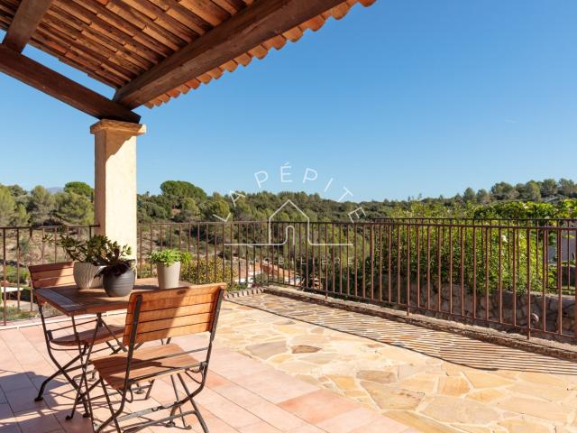 Maison 6 pièces 265 m²