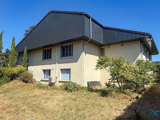 Maison 6 pièces 265 m²