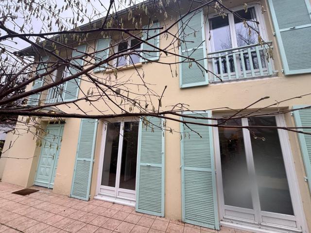 Maison 6 pièces 267 m²