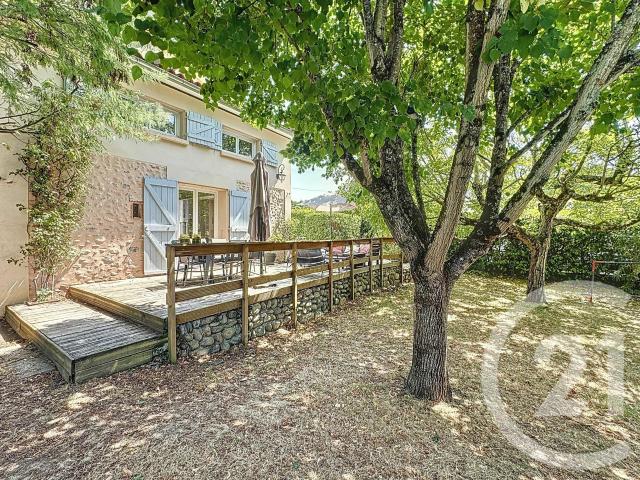 Maison 6 pièces 267 m²
