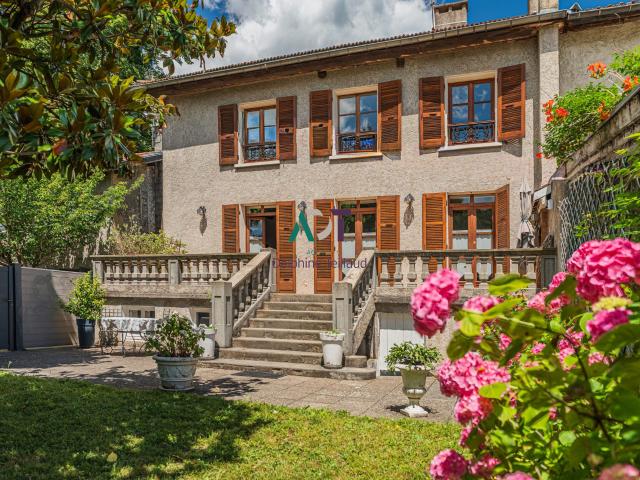 Maison 6 pièces 268 m²