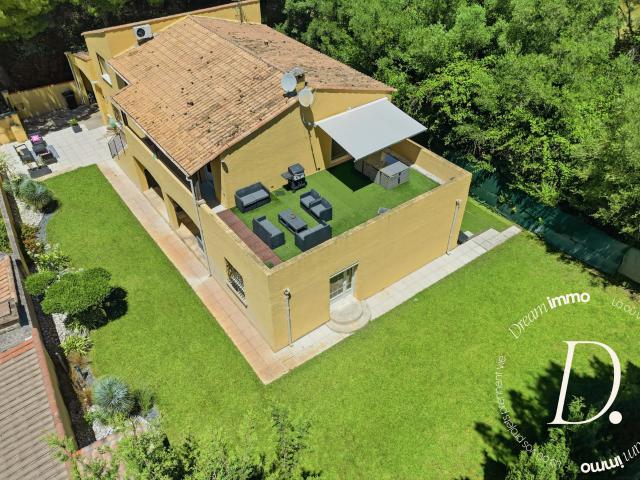 Maison 6 pièces 268 m²