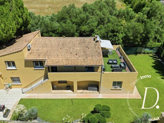 Maison 6 pièces, 268m² et 708m² de terrain 268m² Montpellier