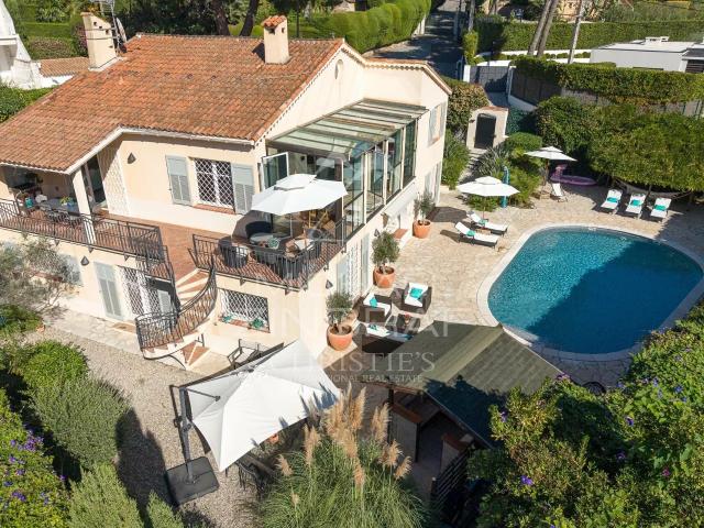 Maison 6 pièces 260 m²