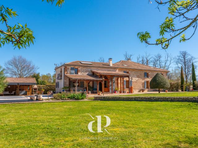 Maison 6 pièces 260 m²