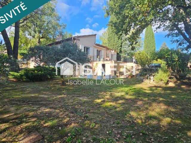 Maison 6 pièces 260 m²