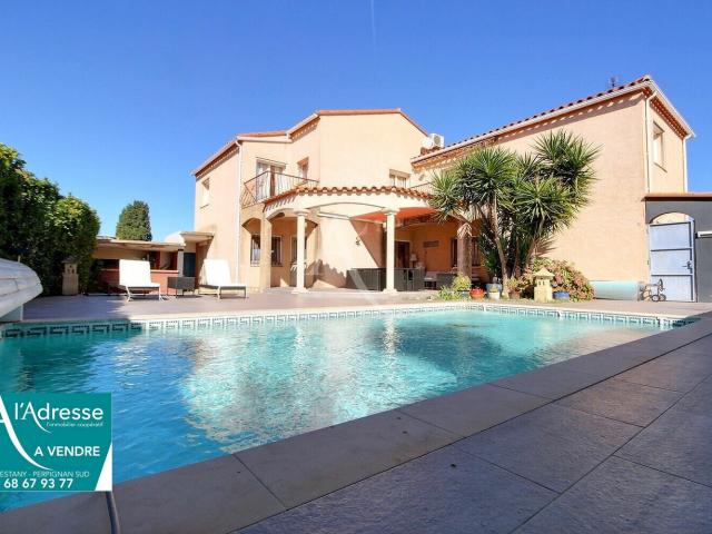 Maison 6 pièces 260 m²