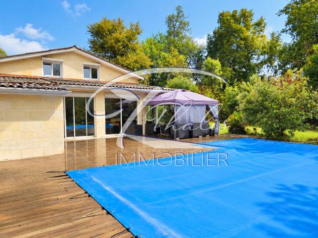 Maison 6 pièces 260 m²
