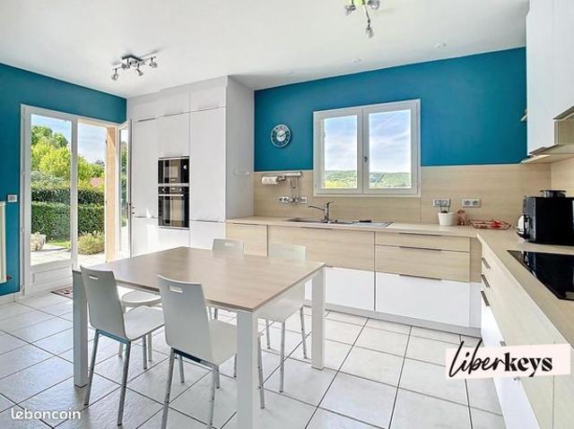 Maison 6 pièces 260 m²