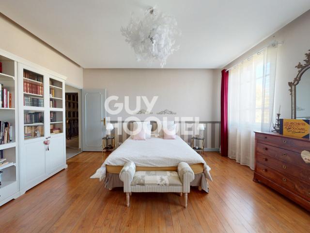 Maison 6 pièces 260 m²