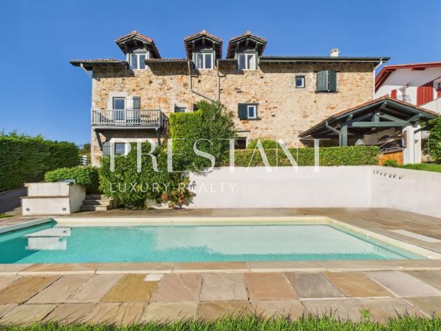 Maison 6 pièces 260 m²