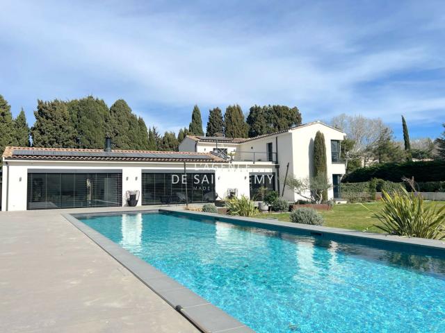 Maison 6 pièces 260 m²