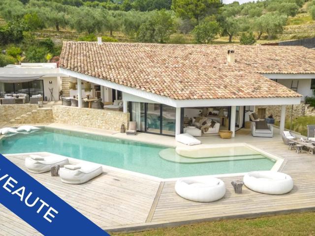 Maison 5 pièces 260 m²