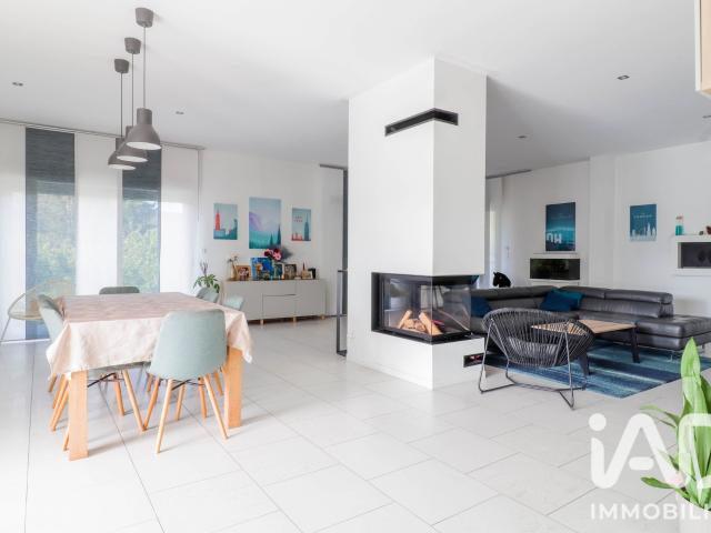 Maison 6 pièces 261 m²