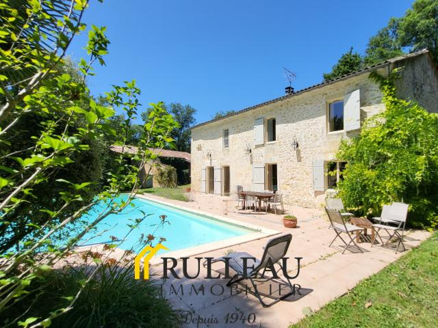 Maison 6 pièces 262 m²
