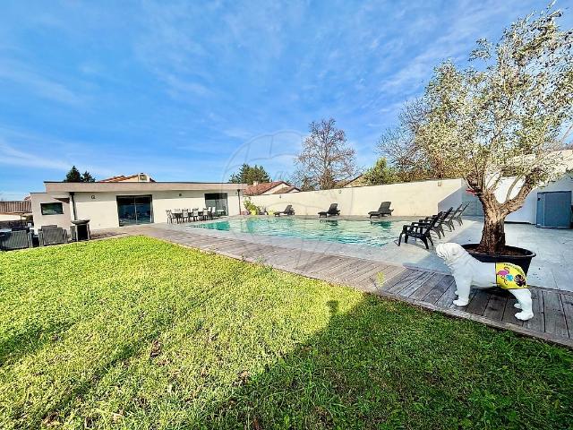 Maison 6 pièces 262 m²
