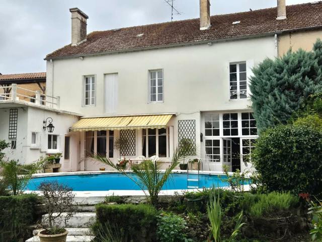 Maison 6 pièces 262 m²