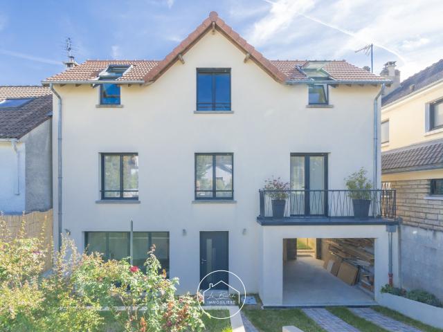 Maison 6 pièces 262 m²